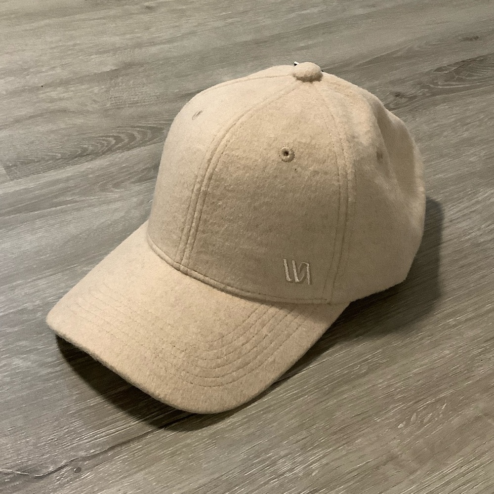 VRST light sand heather flannel cap NWT!